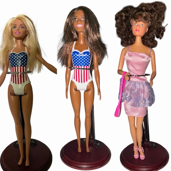 Barbie Other - Mattel Barbie beach-themed fashion dolls In Bathing Suit/ Dress Up  Lot Of 3‎
